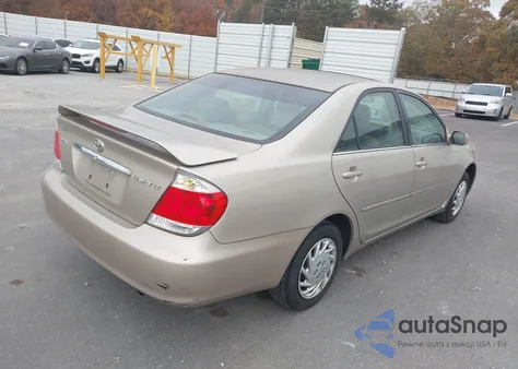 2005 Toyota Camry Le z USA, uszkodzony, nr VIN 4T1BE32K85U079858